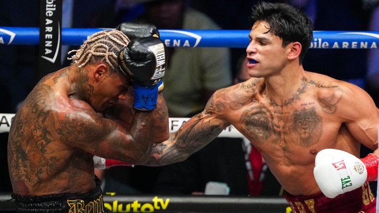 Ryan Garcia, Conor Benn’i 2. Raundda Bitirdi! WBC Kemerini Korudu